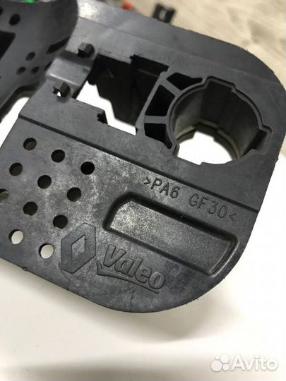 Механизм ручки двери передний левый Renault