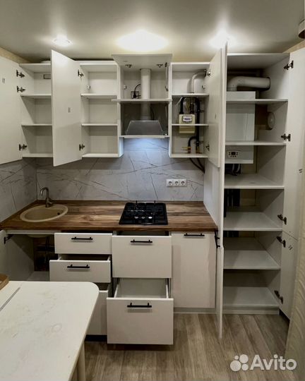 Угловой кухонный гарнитур