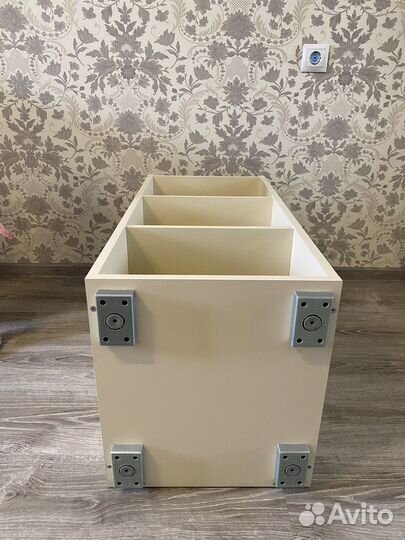 Стеллаж для игрушек