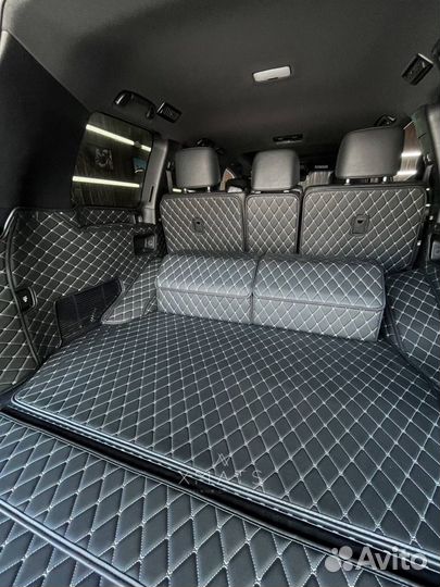 3D коврики в багажник Toyota Land Cruiser 200