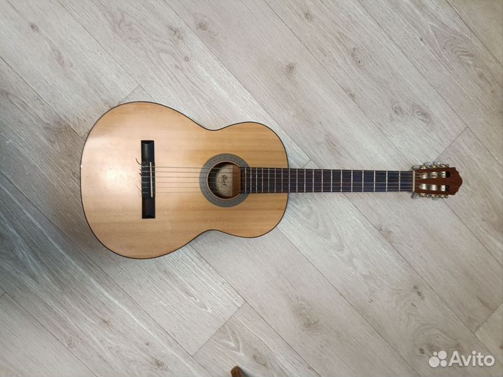 Классическая гитара Cort