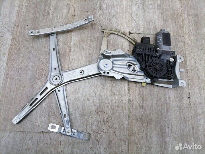 Стеклоподъемник передний левый Opel Astra H Z18XER