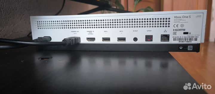 Xbox One S 2 геймпада