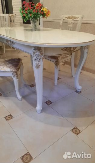 Стол кухоный