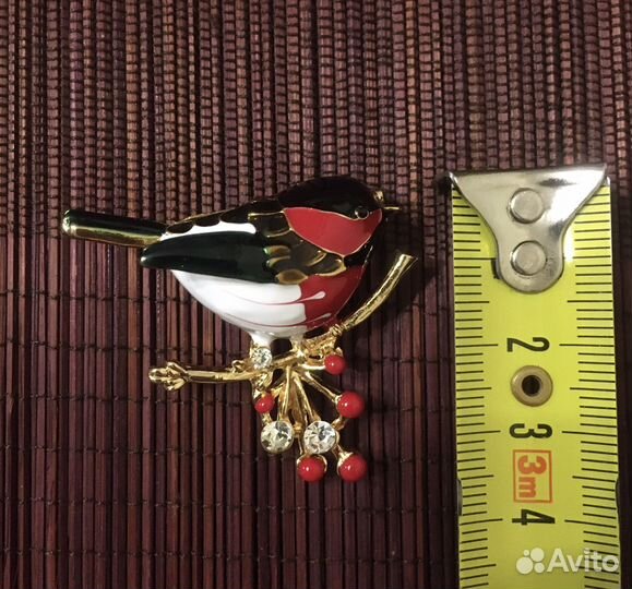 Бижутерия броши