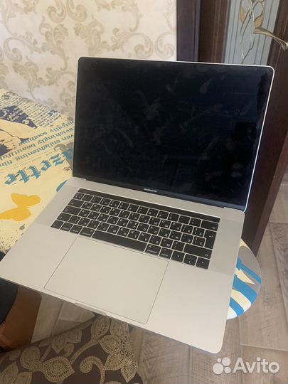 Apple MacBook Pro 15' 2017/16/512/radeon PRO 560