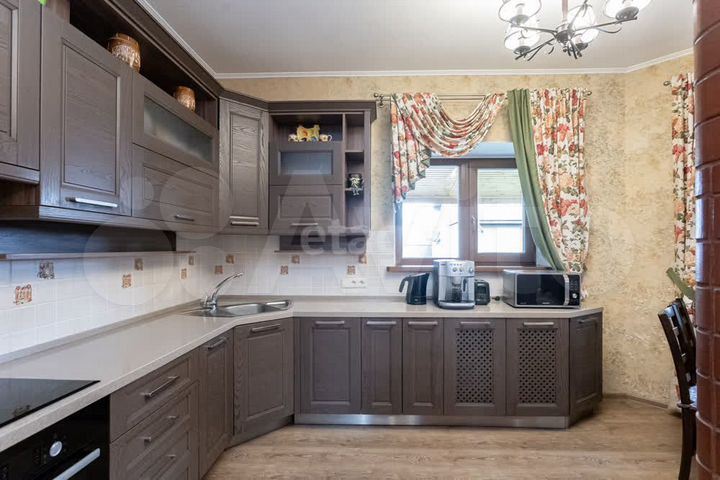 Коттедж 171,9 м² на участке 16,1 сот.