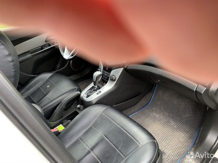 Chevrolet Cruze 1.8 AT, 2011, 209 000 км