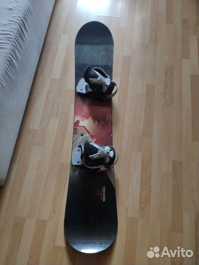 Сноуборд с креплениями