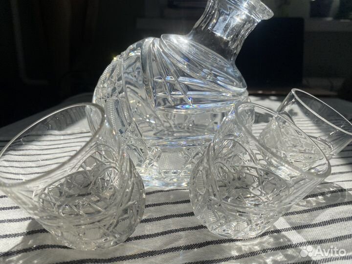 Графин и стопки для водки