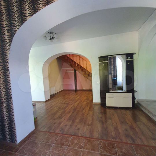 Дом 196 м² на участке 14 сот.