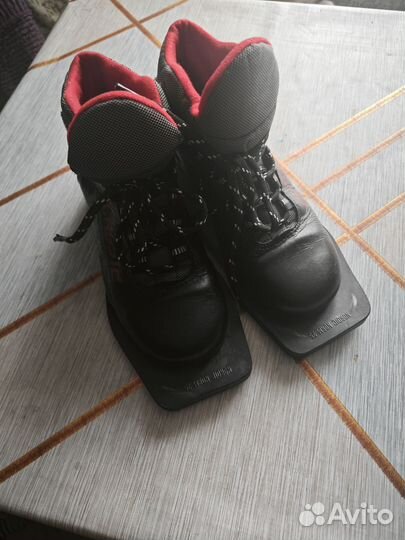 Лыжные ботинки