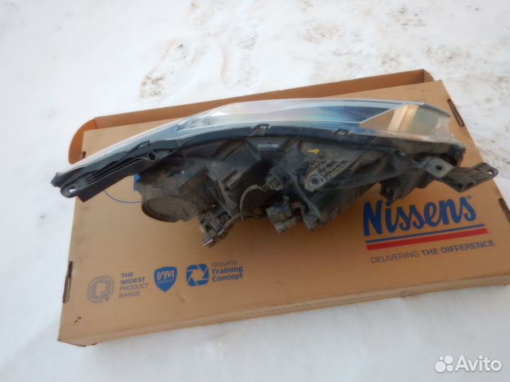 Фара левая LED Mitsubishi Pajero Sport 3