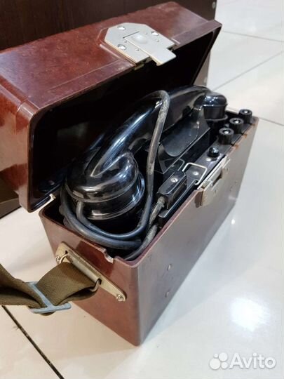 Старинный телефон