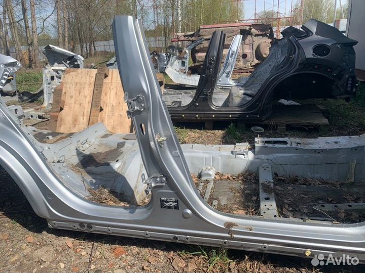 Стойка кузова центральная правая Mazda Cx-30