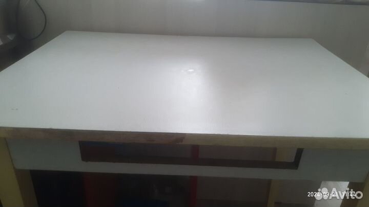 Стол обеденный