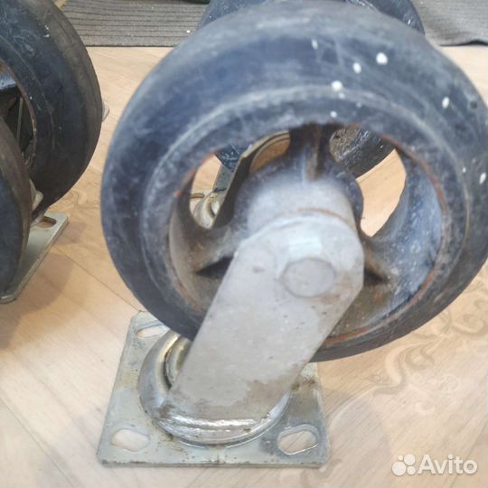 Колеса поворотные из литой резины