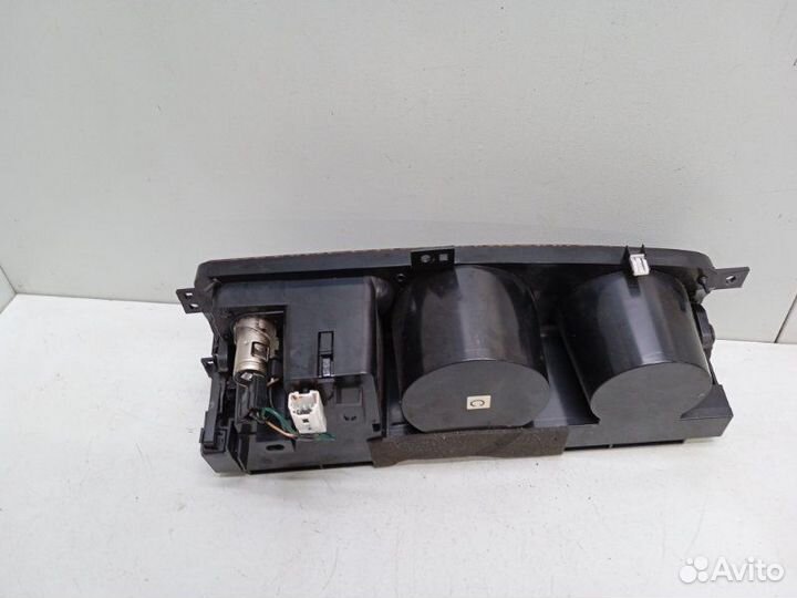 Подстаканник Nissan Patrol Y62 5.6 2011