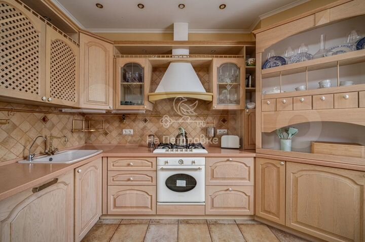 Дом 250 м² на участке 8 сот.