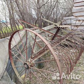 аф13-76г Военнослужащий собирает сено Конные грабли лошадь ъ