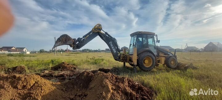 Услуги экскаватора-погрузчика John Deer