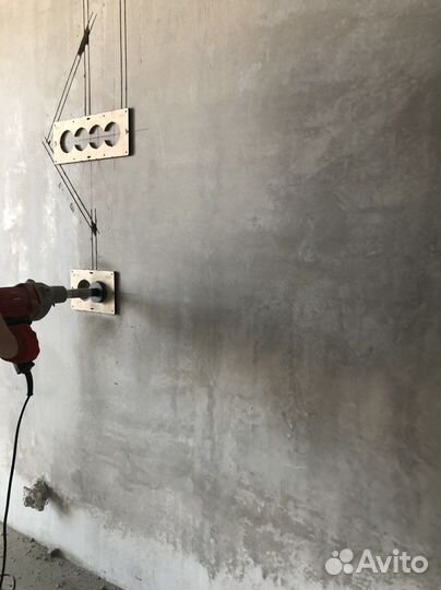 Штробление стен, бурение отверстий под розетки