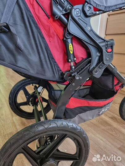 Прогулочная коляска BOB Revolution Pro