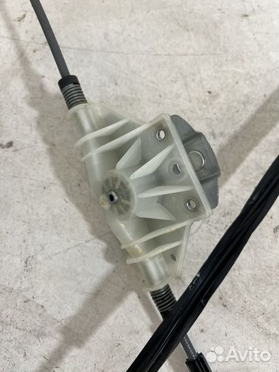 Стеклоподъёмник Лада Гранта передний правый