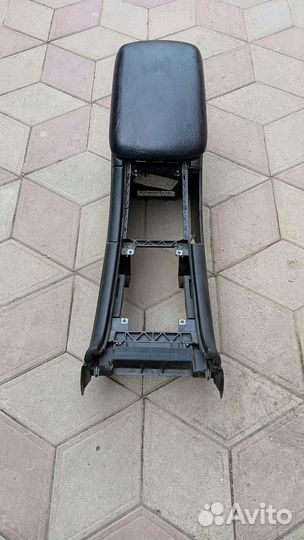 Подлокотник peugeot 607