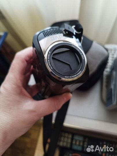 Цифровая видеокамера JVC