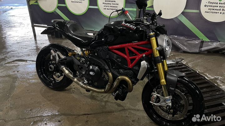 Ducati monster 1200S