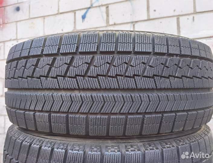 Bridgestone Blizzak VRX 215/55 R17 108H
