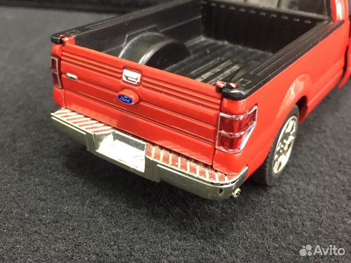 Машинка металлическая