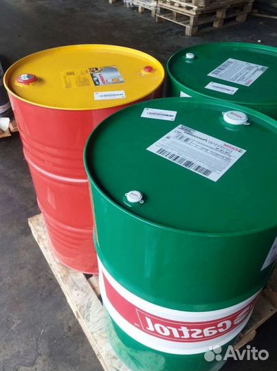 Оригинальное моторное маслоCastrol Vecton 15W-40