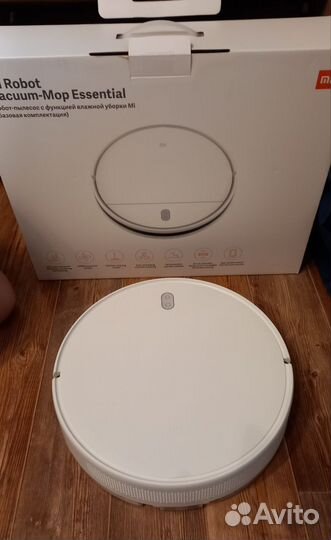 Робот-пылесос Xiaomi Mi Robot Vacuum-Mop Essential