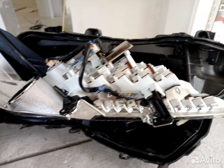 Камри v70 правая фара и левая рейстайлинг