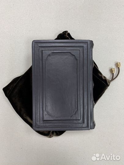 Уильям Шекспир(подарочная кожаная книга в мешочке)