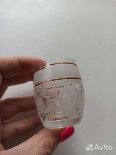 Посуда, рюмки, чашки листайте