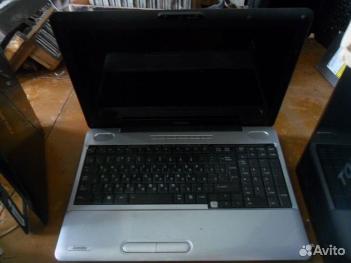 Дисплеи на 15.6