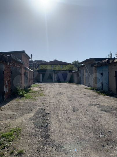 Гараж, > 30 м²