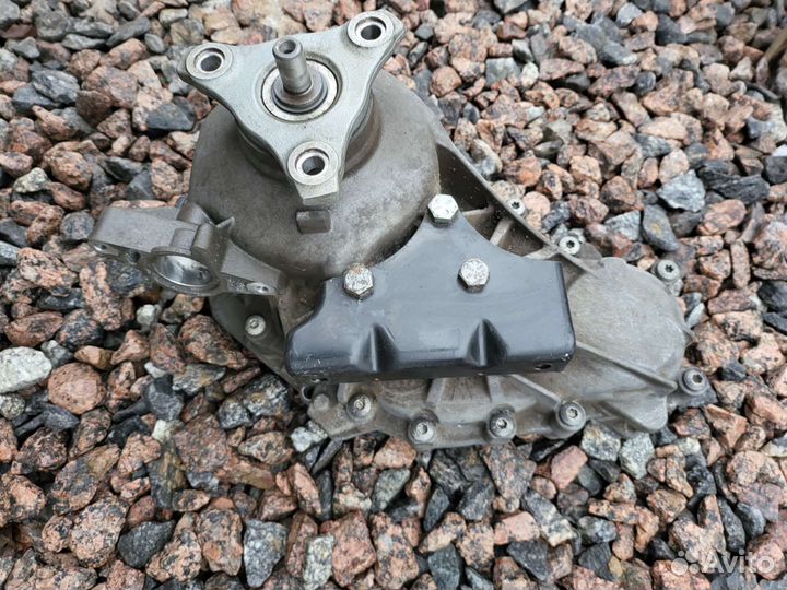 Мало б.у раздаточная коробка Genesis G80 3.0 / 3.8