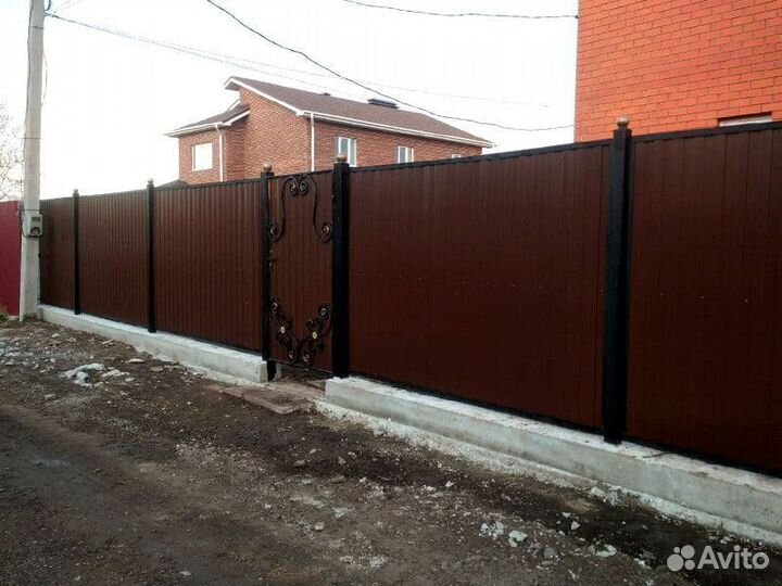 Забор из профнастила / профлиста с калиткой и воро