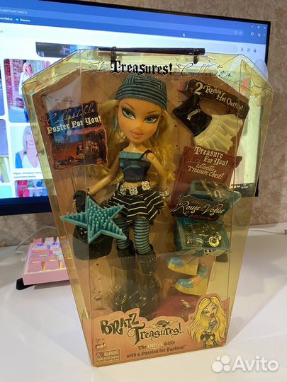 Кукла Bratz Treasures Cloe Пиратка nrfb