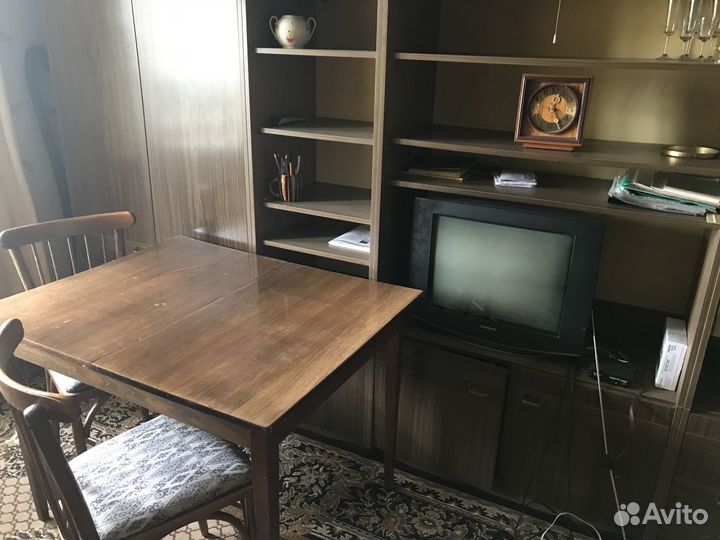 Стол обеденный полированный, журнальный стол