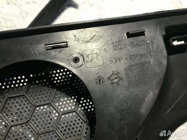 Накладка на стойку кузова Chevrolet Niva 2123 1.7