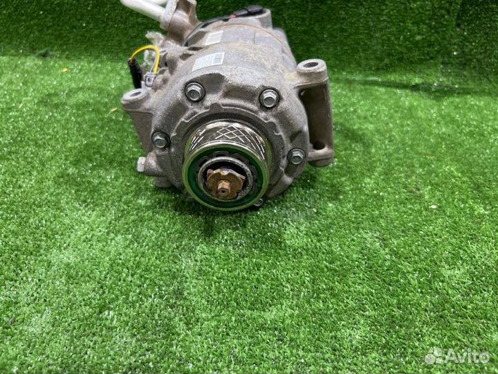 Компрессор кондиционера Renault Megane хэтчбек 1