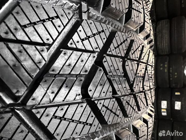 Pirelli Winter Sottozero 315/35 R22