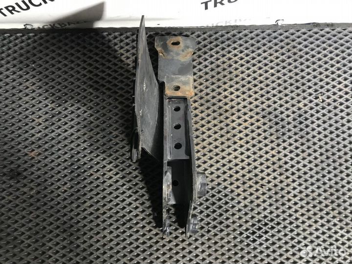 81416505030 Кронштейн переднего бампера левый