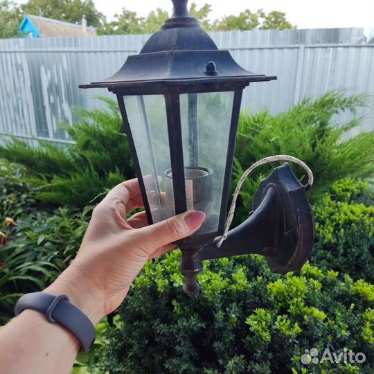 Уличный настенный светильник