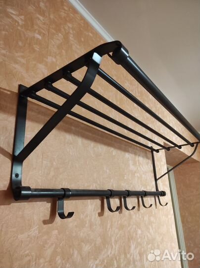 Вешалка настенная металлическая